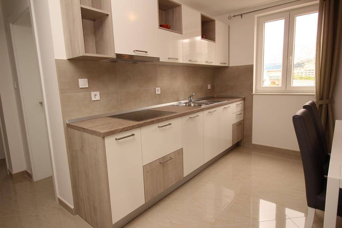 Apartamento vacacional entero, New modern furnished flat for 4 persons in a house with several flats and with pool in Baska, Krk (isla)