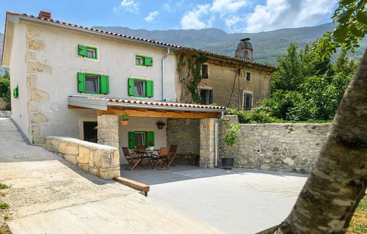 Ferienhaus für 4 Personen, mit Terrasse und Garten sowie Pool - 1