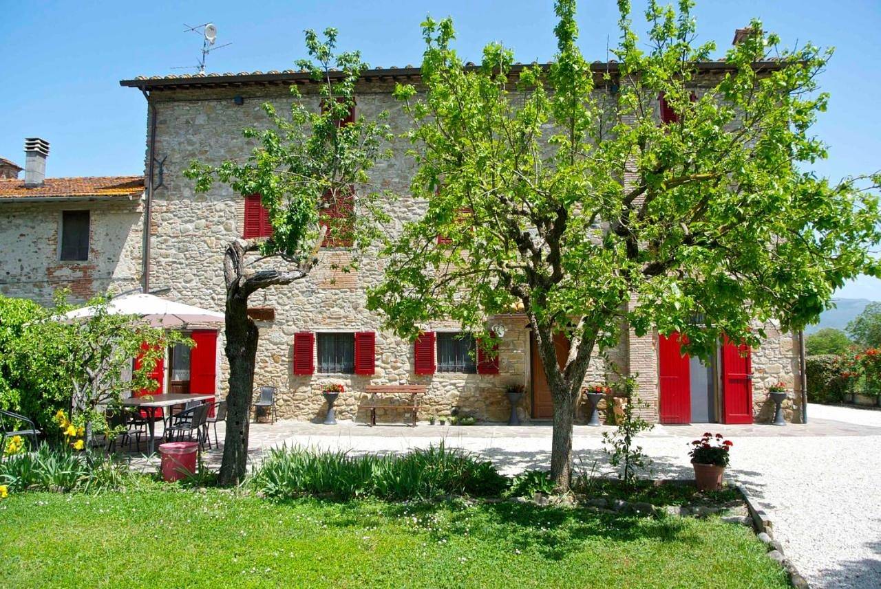 Double or Twin Room with Shared Bathroom in Sansepolcro, Valtiberina