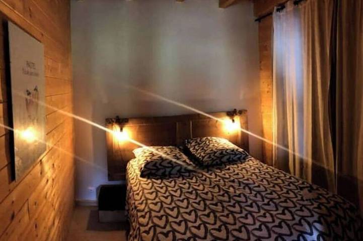 Gîte pour 8 personnes, avec jardin et terrasse à Saint-Jacques-des-Blats - 2