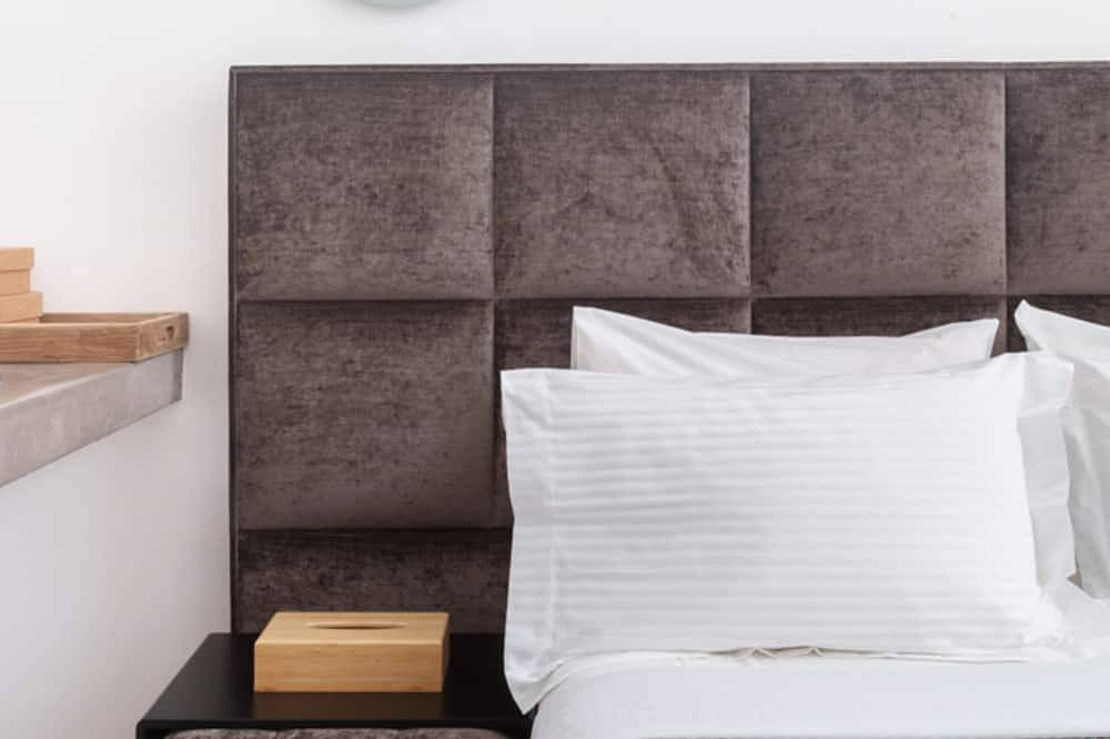 Art Pantheon Deluxe Suite in Plaka • Acropolis area in Central Section of Athens, Athens