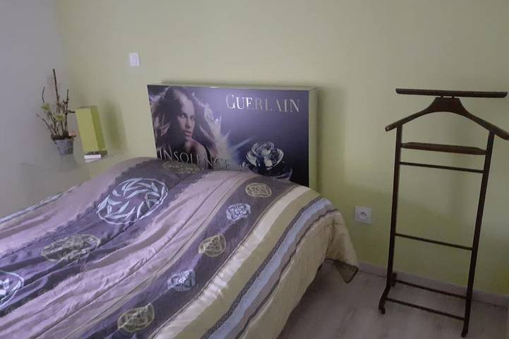 Location de vacances pour 4 personnes, avec terrasse et jardin à Saint-Laurent-de-la-Salle - 3