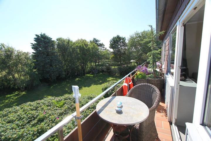 Ganze Wohnung, Frisch renoviertes Einzimmer-Appartement mit Süd-Balkon und Blick in die Wiesen in Nordfriesische Inseln (Schleswig-Holstein) (Schleswig-Holstein), Wenningstedt