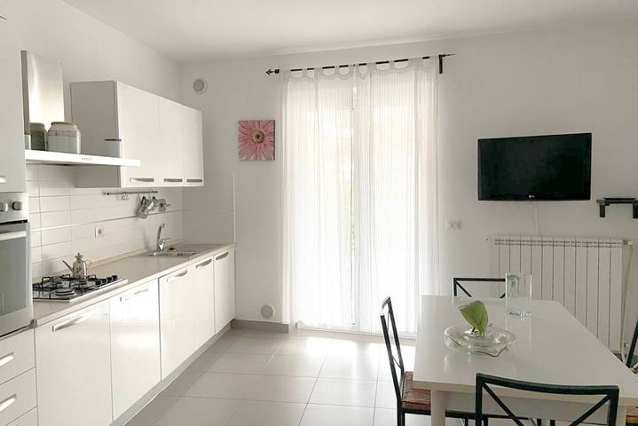 Appartamento per 4 persone, con piscina e giardino in Pineto