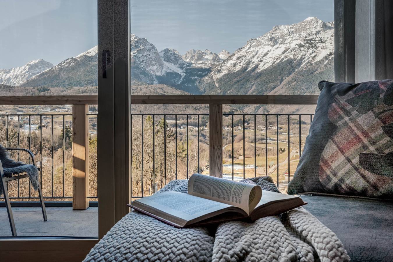 Ganze Wohnung, Appartement 'Rododendro' mit Bergblick, Wlan und Klimaanlage in Cavedago, Brentagruppe