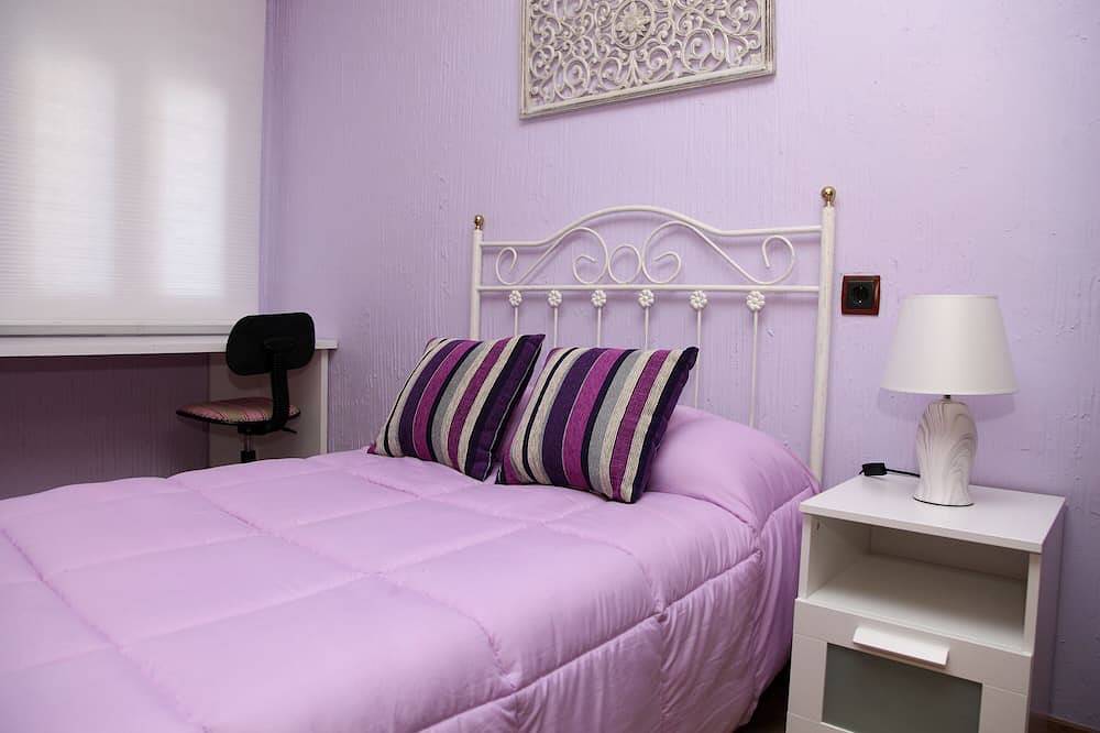Entire apartment, Holiday apartment furnished Pl 1 all included in very quiet area in Arenas de San Pedro, Valle del Tiétar