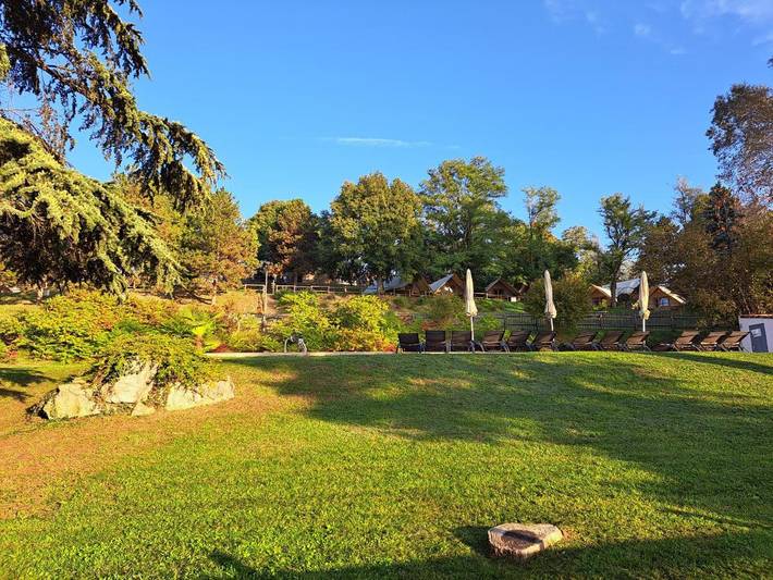 Hôtel pour 6 personnes, avec jardin et terrasse ainsi que vue et piscine