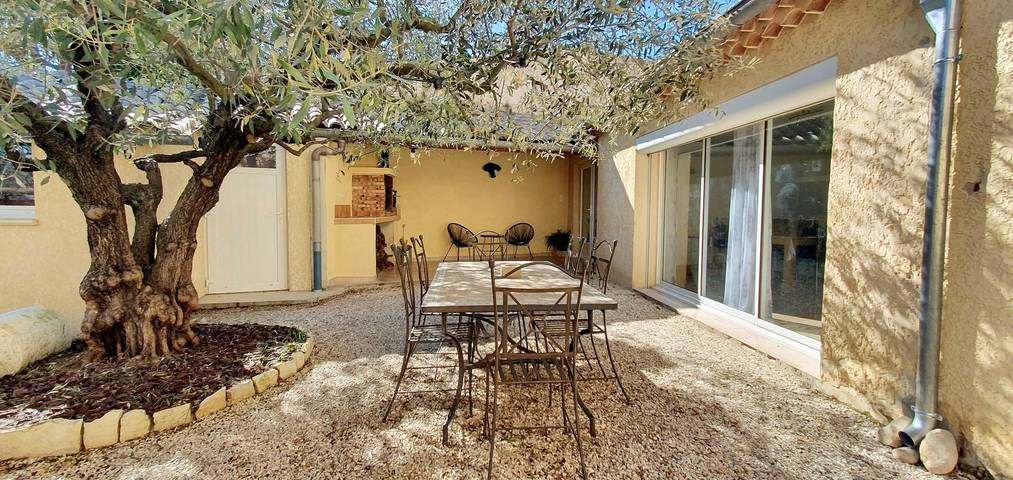 Gîte pour 5 personnes, avec piscine et terrasse à Saint-Maurice-sur-Eygues