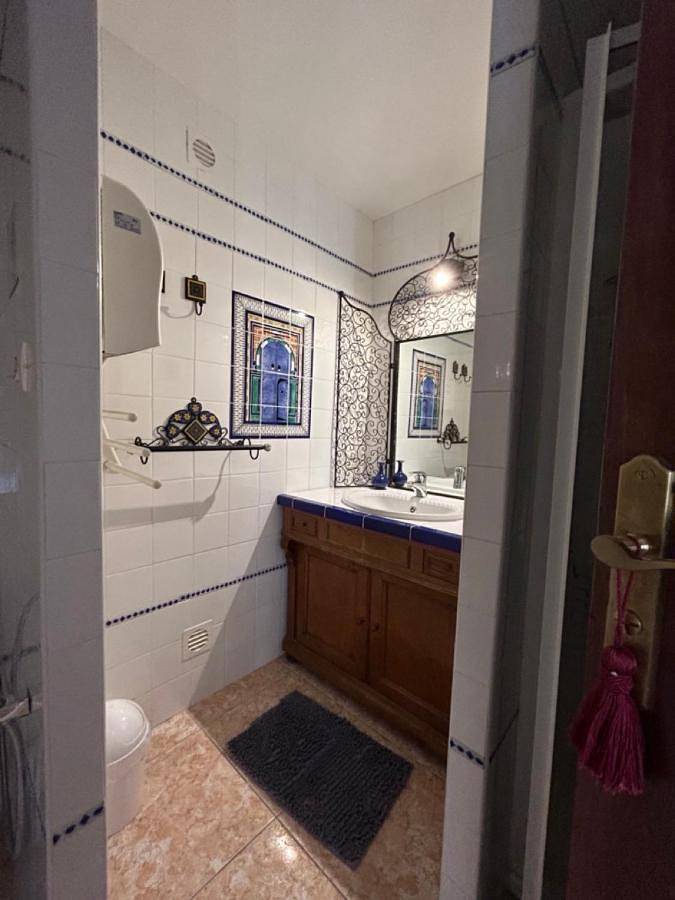 Appartement de vacances pour 3 personnes, avec Terrasse et Jacuzzi ainsi que Jardin et Piscine