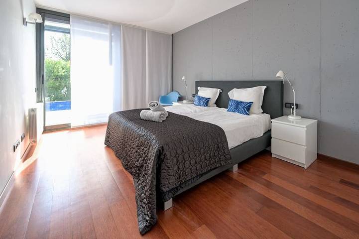 Luxurious villa with spectacular Seaview,  Airco and private Infinity pool in Sitges, Garraf