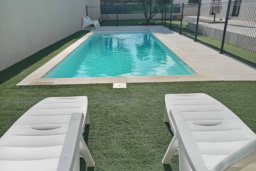 Apartamento entero, Charming studio-cabin in quiet location near Nîmes and beaches in Bouillargues, Region de Nimes