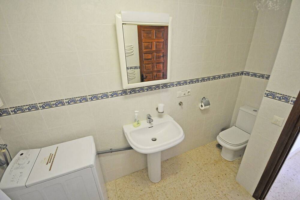 Entire apartment, Rabat 16 in El Capistrano, Costa del Sol