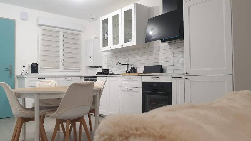 Location de vacances pour 5 personnes, avec terrasse à Lons