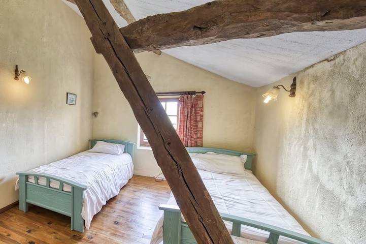 Location de vacances pour 8 personnes, avec piscine ainsi que terrasse et jardin à Saint-Marcel-du-Périgord - 4