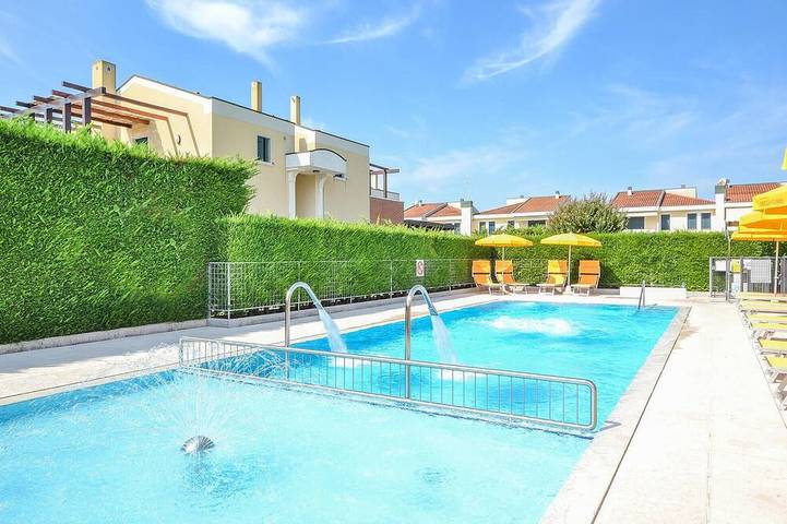 Apartamento de vacaciones para 5 personas, con terraza además de piscina y balcón/terraza - 1