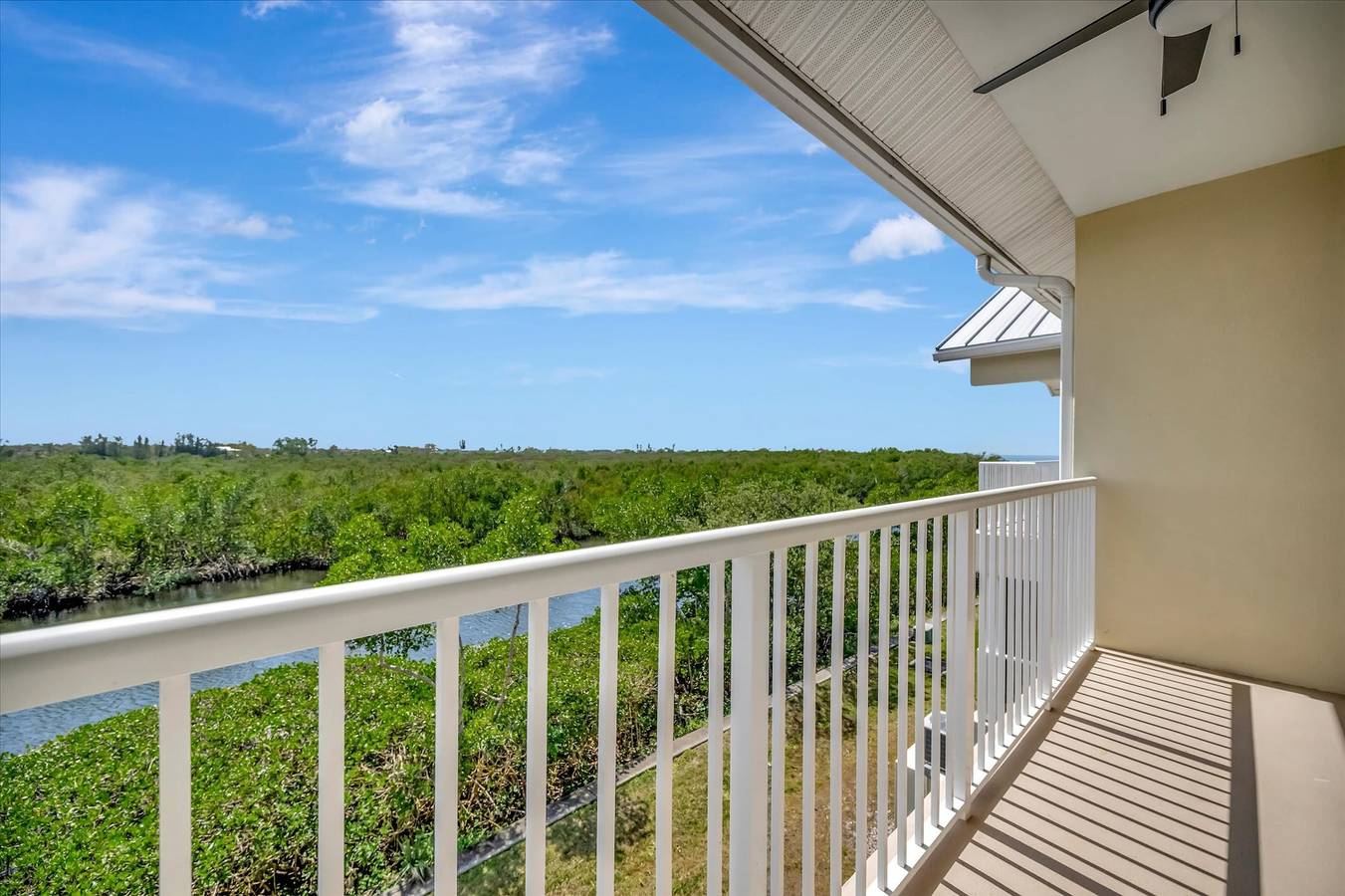 Apartamento entero, Mangrove View 2Br - Pool  Hot Tub   Gym Access in Tampa Bay