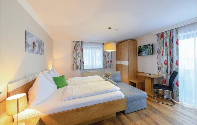Ganze Ferienwohnung, Gemütliche Ferienwohnung mit Garten, WLAN und Parkplatz in der Nähe des Skigebiets Großarl in Hohe Tauern, Großarl