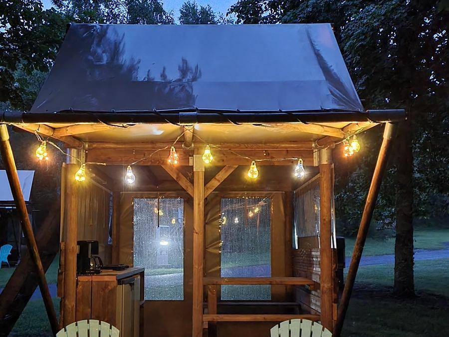 Camping Le Saint Eloy - Insolite 4 personnes - Bivouac (Sans sanitaires) + tente au sol in Saint-Germain-l'Herm, Parc Naturel Régional Livradois-Forez