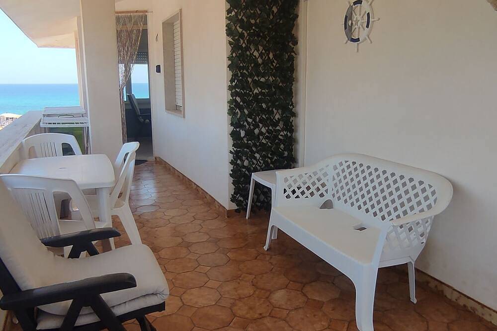 Ganze Wohnung, Beachfront apartment with panoramic view in Noto und Umgebung, Syrakus Provinz