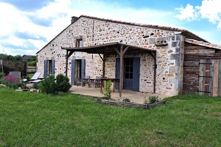 Location de vacances pour 8 personnes, avec terrasse et jardin à Beaumont-du-Périgord - 3