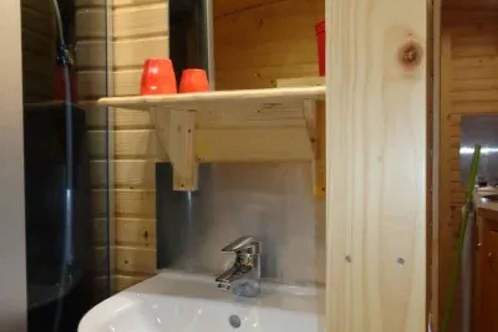 Caravana Única con Baño Nórdico Privado en La Flèche in La Flèche, Sarthe