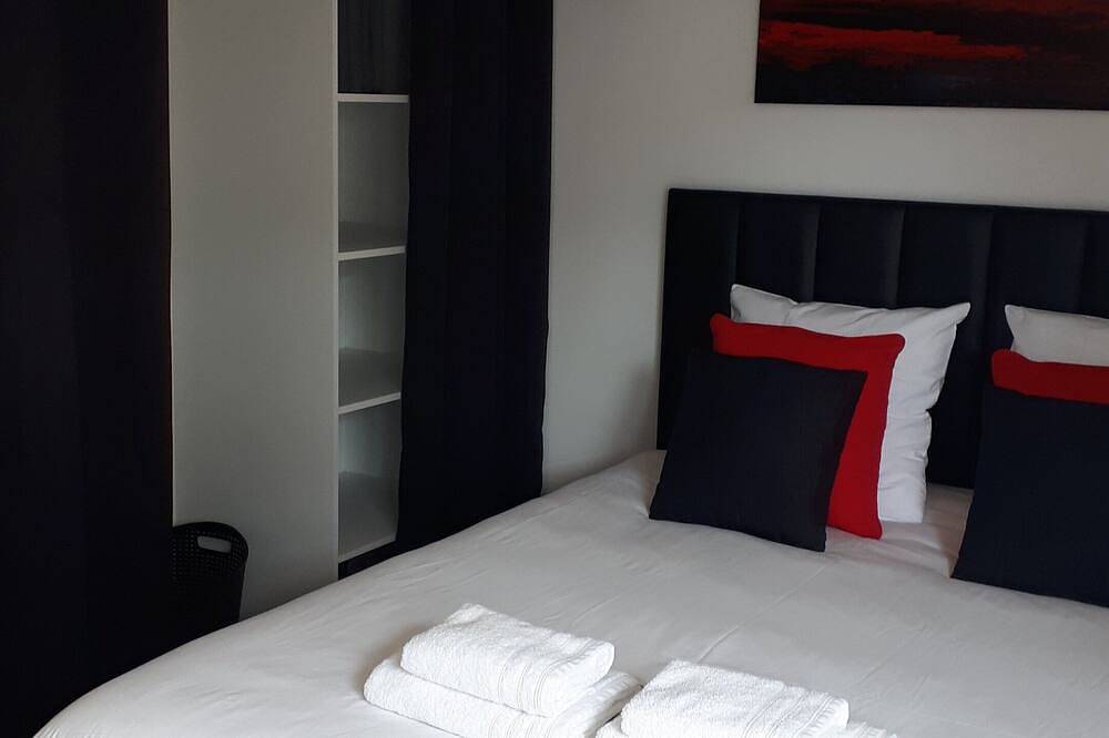 Maison Duplex 90 m² Avec sa Grande Terrasse Face mer / 2 Chambres / 6 Couchages in Saint-Michel-Chef-Chef, Côte de Jade