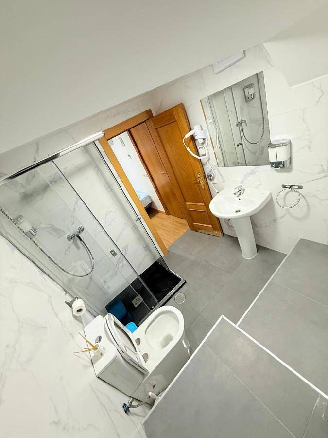 Single Room with Shared Bathroom in San Fernando de Henares, Área Metropolitana de Madrid