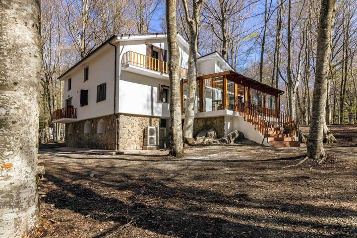 Casa vacanza per 4 persone, con giardino e sauna nonché panorama, con animali domestici in Abbadia San Salvatore