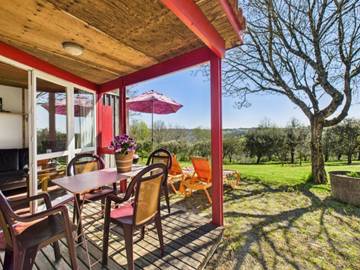 Gîte pour 5 personnes, avec piscine ainsi que jardin et terrasse, adapté aux familles à Salignac-Eyvigues