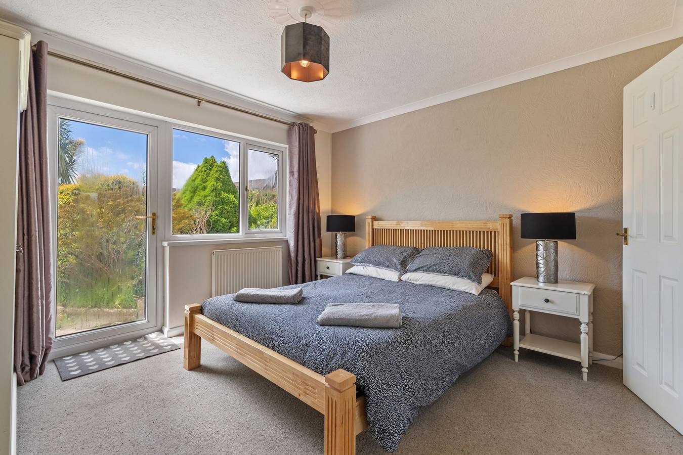 Sea Charm - Cosy Bungalow, Near Beach and Village in Saundersfoot, Pembrokeshire