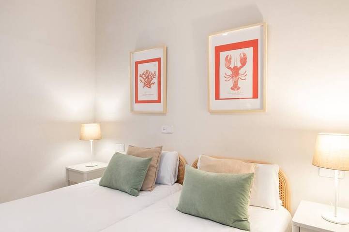 Entire apartment, Cozy newly renovated apartment in Gracia in Barcelona Centre, Barcelona
