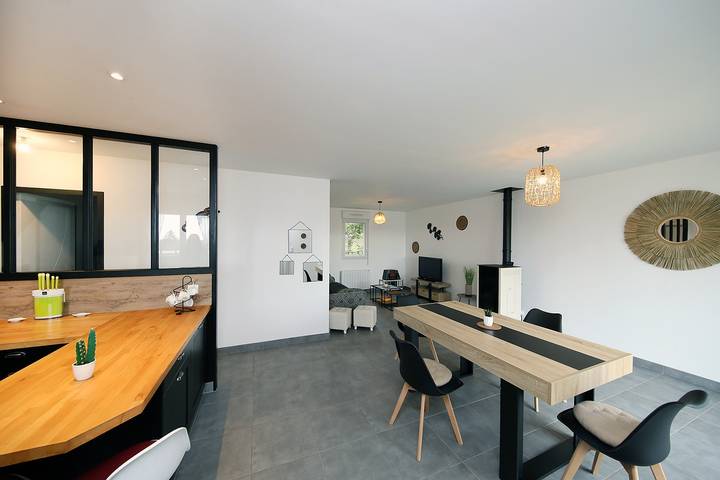 Location de vacances pour 6 personnes, avec terrasse et jardin, animaux acceptés à La Lucerne-d'Outremer - 4