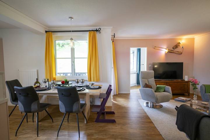 Ganze Wohnung, Chasa Valbernard 4302: Hochwertig renovierte 4½-Zimmerwohnung gleich beim Golfplatz in Vulpera, Tarasp