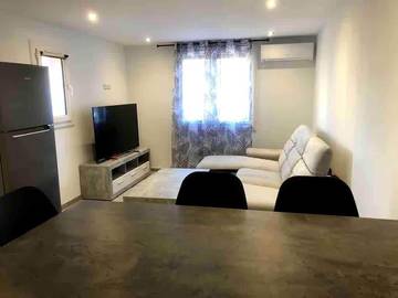 Gîte pour 4 personnes, avec terrasse à Saint-Martin-de-Valgalgues