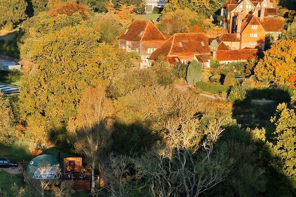 Beautiful  villa for 4 guests with Wifi, hot tub and terrace in Chiddingstone, Kent