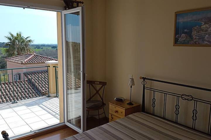 Location de vacances pour 8 personnes, avec piscine ainsi que jardin et balcon dans Golf de Saint-Thomas - 2