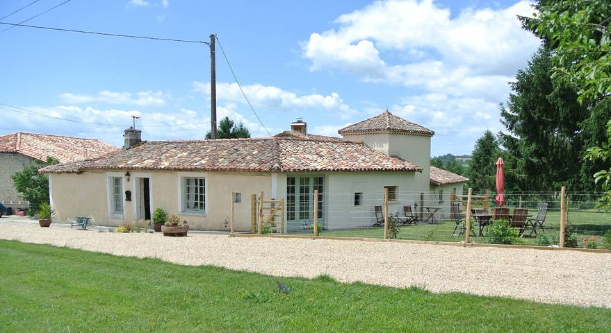 Gîte pour 6 personnes, avec piscine à Brossac - 2