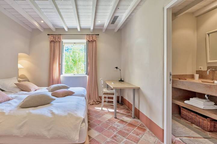 Location de vacances pour 18 personnes, avec jardin à Jouques - 3