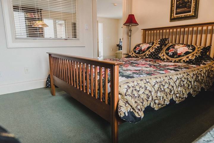 Bed and breakfasts for 16 people, with garden in Ontario