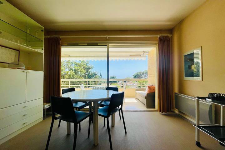 Ferienwohnung für 2 Personen, mit Balkon und Garten sowie Pool, kinderfreundlich in Cannes - 3