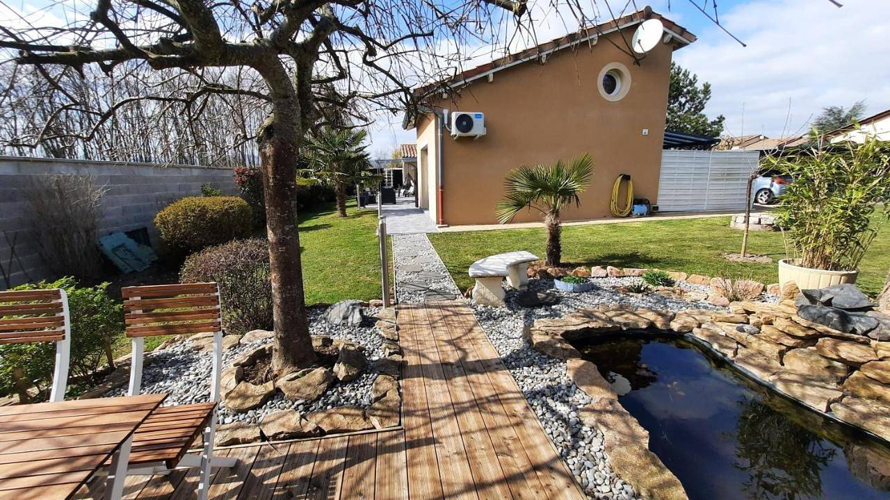 Appartement entier, La Datcha d'Elena in La Chapelle-de-Guinchay, Beaujolais