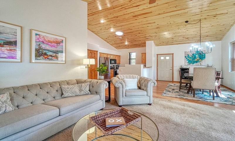 Log cabin for 8 people, with terrace in Show Low