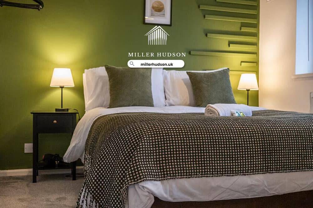 Cozy and Stylish stays at Maiden Lane in Crawley, West Sussex