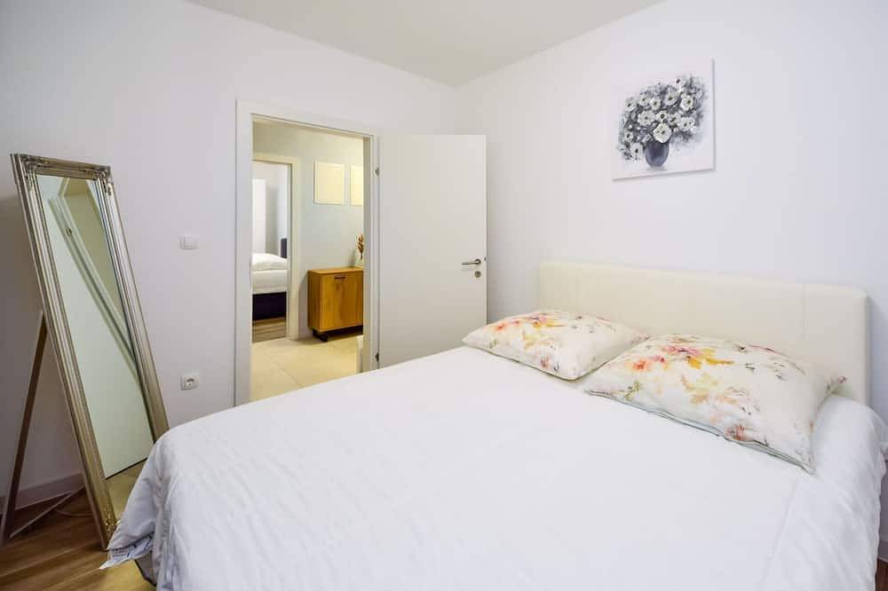 Beautiful private villa for 8 people with Wifi, private pool, A/C, Tv, terrace and panoramic view in Trilj (Dalmacija), Dalmatinska zagora