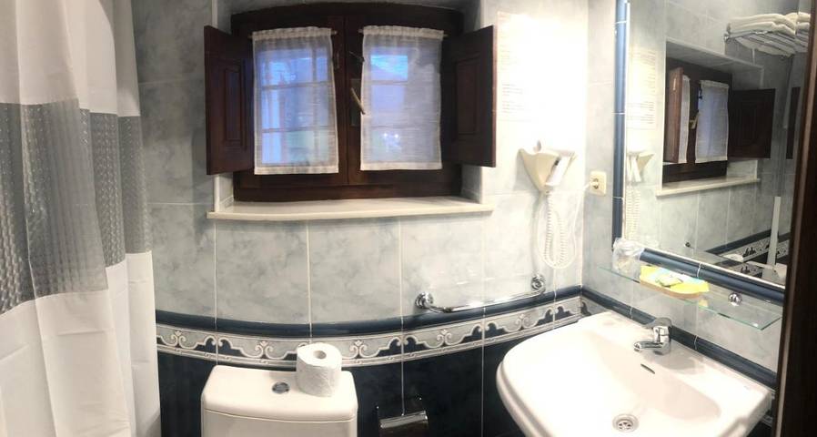 Hotel para 2 personas, con vistas además de terraza y jardín en Peñamellera Baja - 4