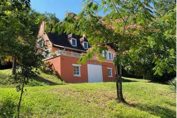 Gîte pour 6 personnes, avec terrasse et jardin à Journiac