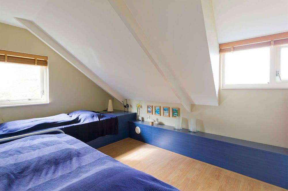 Charmantes strohgedecktes Lakehouse mit umgebenem Garten, Trampolin und Wassersport moglichkeiten. in Haren, Groningen und Umgebung