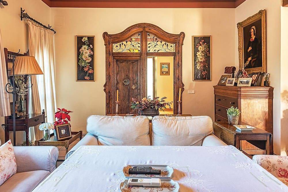 Cozy home in El Garrobo in El Garrobo, Sevilla Province
