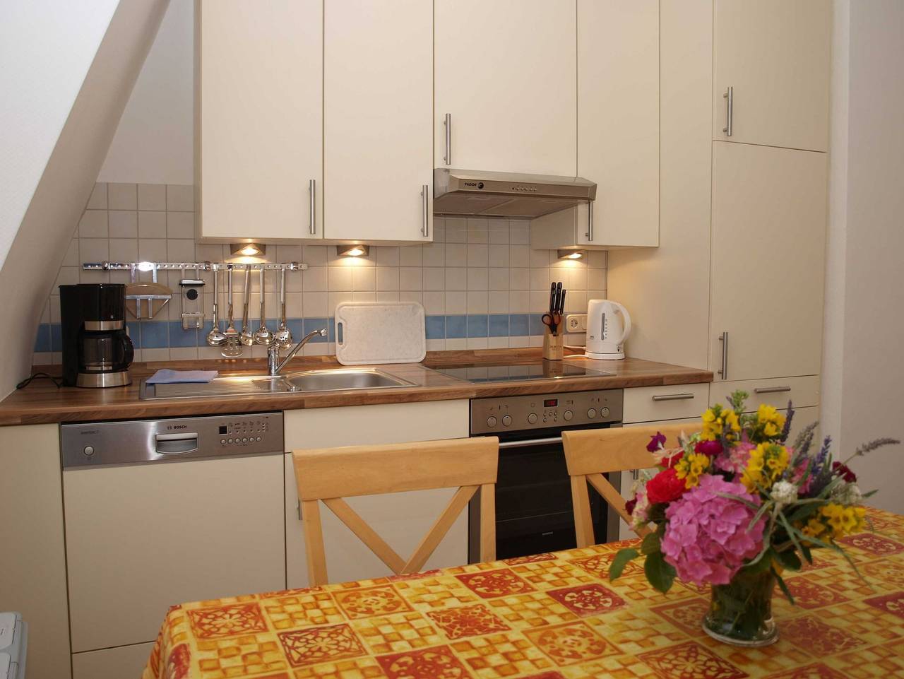 Ganze Ferienwohnung, Ole School - Ferienwohnung Steuerbord in Hollern-Twielenfleth, Cuxland