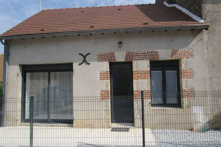 Gîte pour 5 personnes, avec terrasse et jacuzzi à Oucques